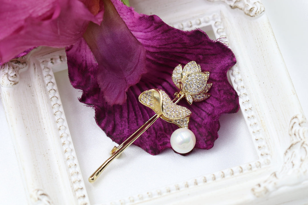 Gold Flower Brooch, Pearl CZ Elegant Brooch, Statement Brooch, Vintage Unique Brooch, Pearl Jewelry, Unique Gift, Modern Brooch, Suit Brooch