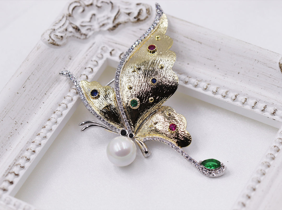 Gold Butterfly Brooch, Luxury Brooch, Elegant Brooch, 18k Gold Statement Brooch, Unique Gift, Suit Brooch, Modern Brooch, Unique Brooch