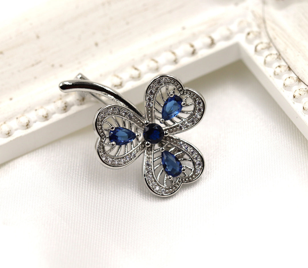 clover brooch