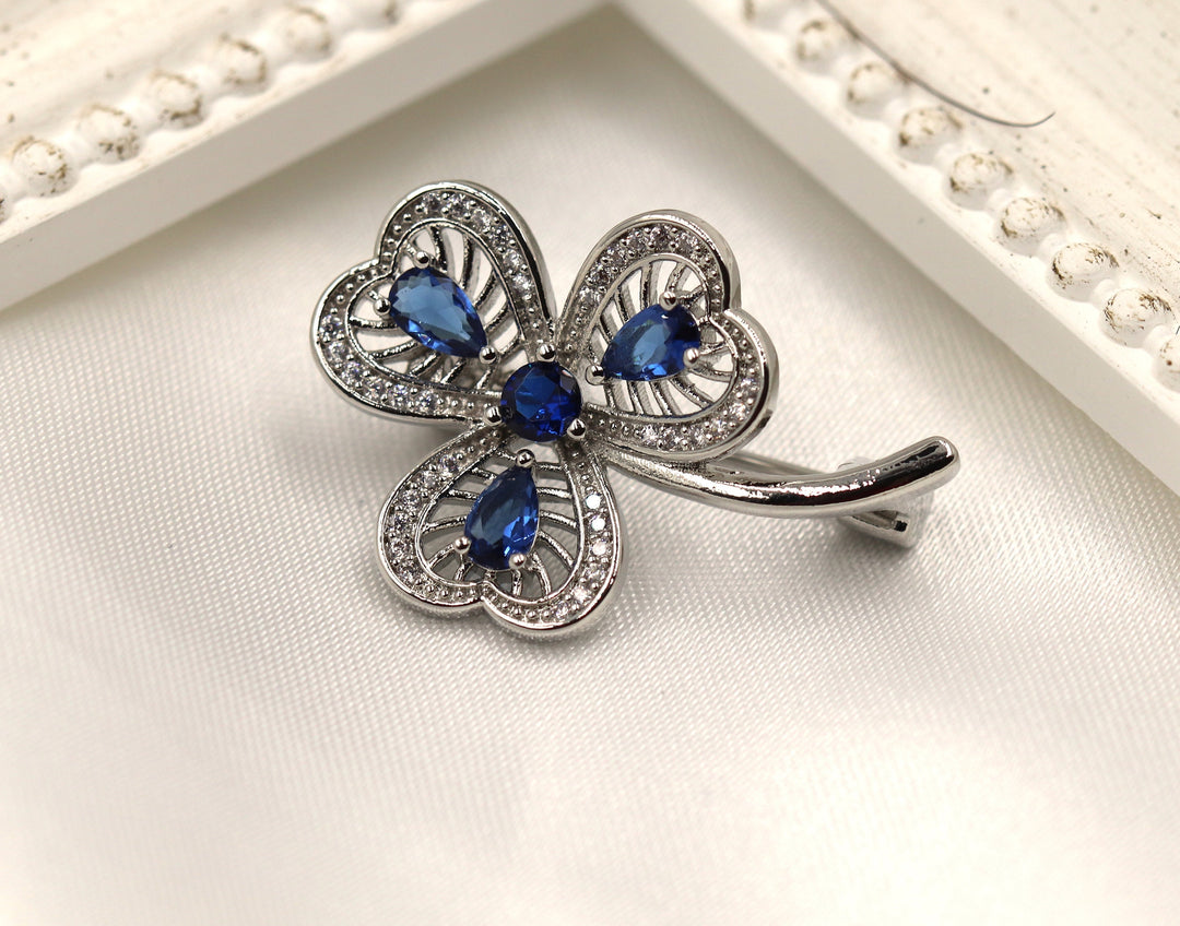 good luck clover brooch