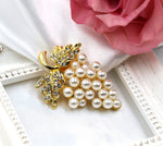 Load image into Gallery viewer, Grape Brooch, White Pearl Brooch, Statement Brooch, Elegant Brooch, Gift, Daily Jewelry, Modern Brooch, Unique Brooch, Vintage Brooch,
