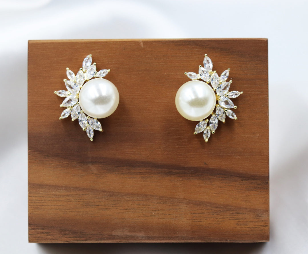 18k Gold Stud Earrings, Classy Earrings, Bridal Earrings, Shell Pearl Earrings, Formal Earrings, Pearl Stud Earrings, Gold CZ Studs