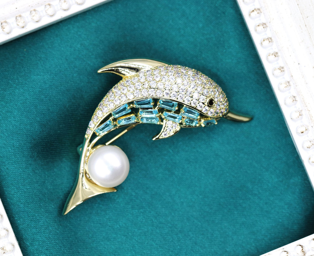 18k gold brooch