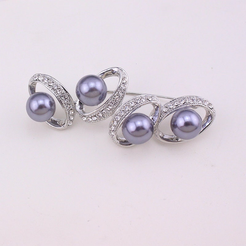 Elegant Brooch, Statement Brooch, Grey Pearl Bridal Brooch, Luxury brooch-Large Crystal Brooch-Victorian Jewelry-Modern Brooch-Unique Brooch
